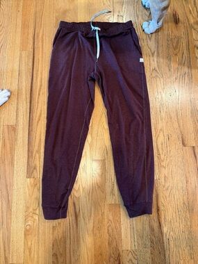 Vuori Women's Maroon Stretch Jogger with Drawstring